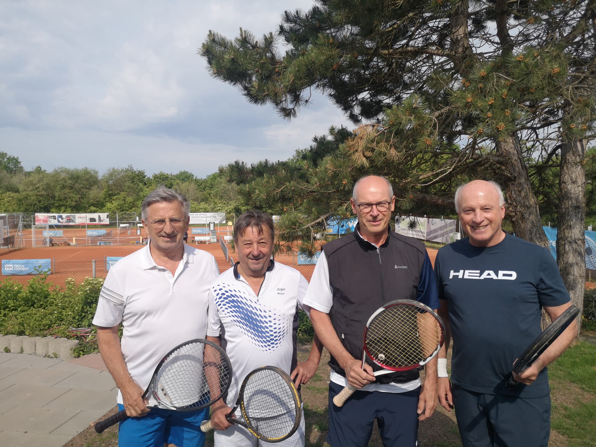 Du betrachtest gerade Auftaktniederlage der SVU Tennis Herren 65 gegen SPG Sportallianz Aalen