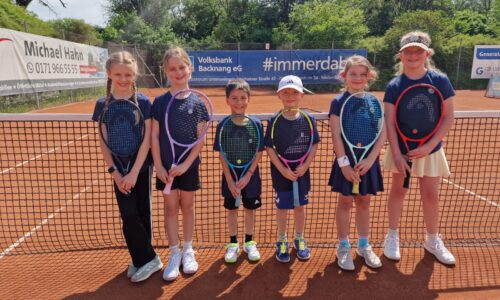 Erstes U9-Kleinfeldspiel des SVU-Tennis