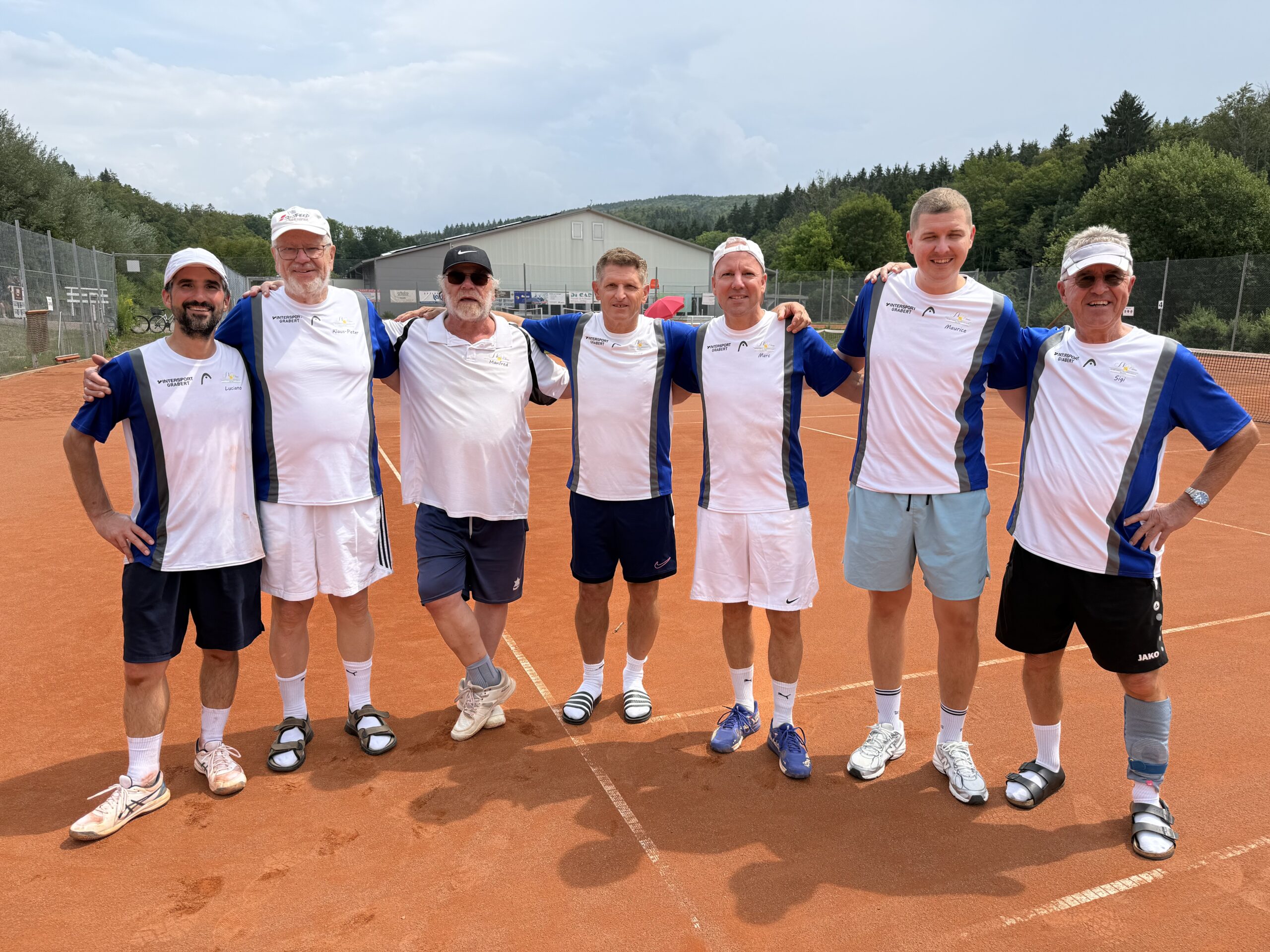 Du betrachtest gerade Hobby Herren gewinnen Hitzeschlacht in Urbach
